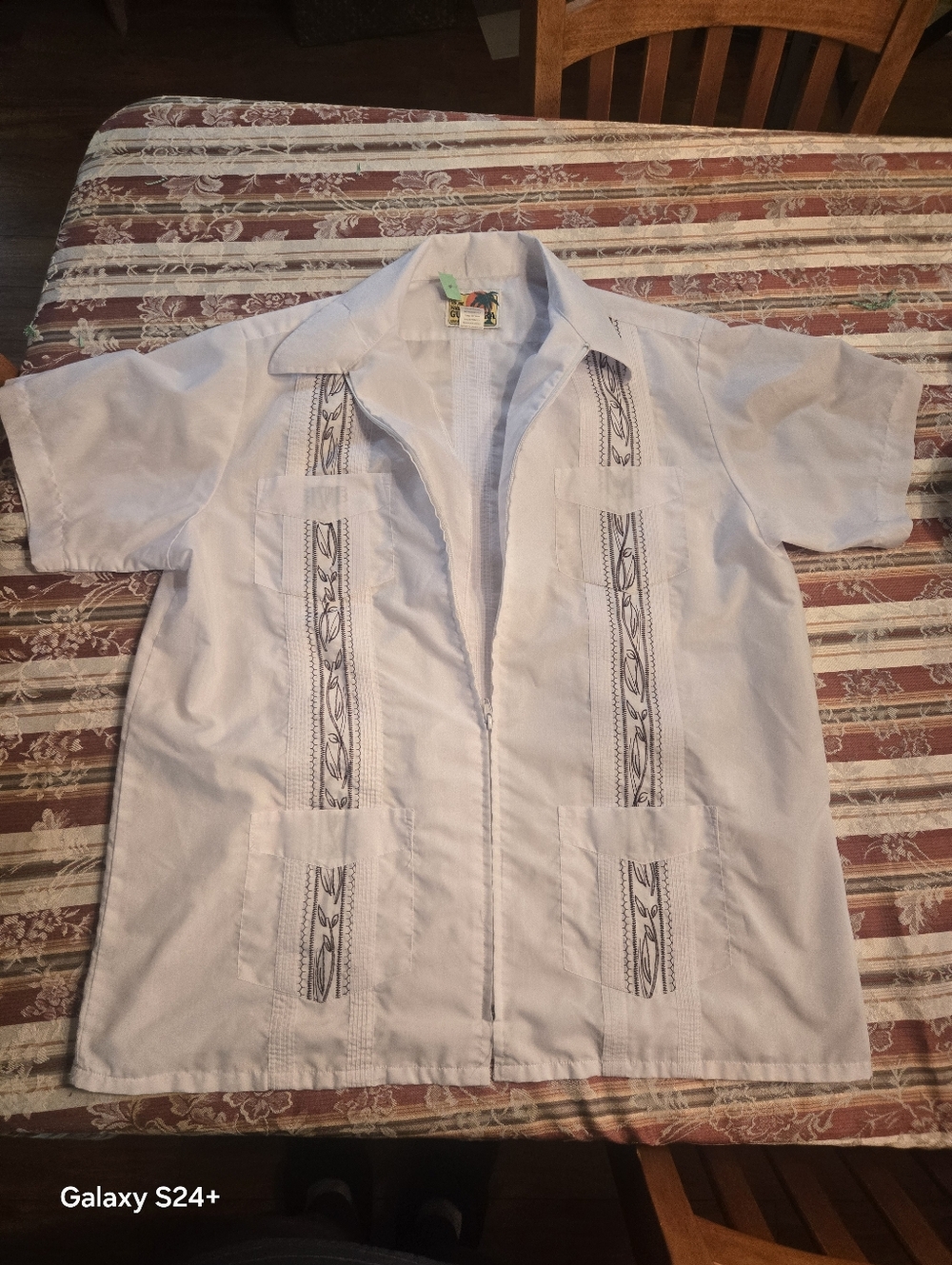 Haband Guayabera White ShortSleeve Embroidered Shirt Jacket. Zipper. Never Worn.